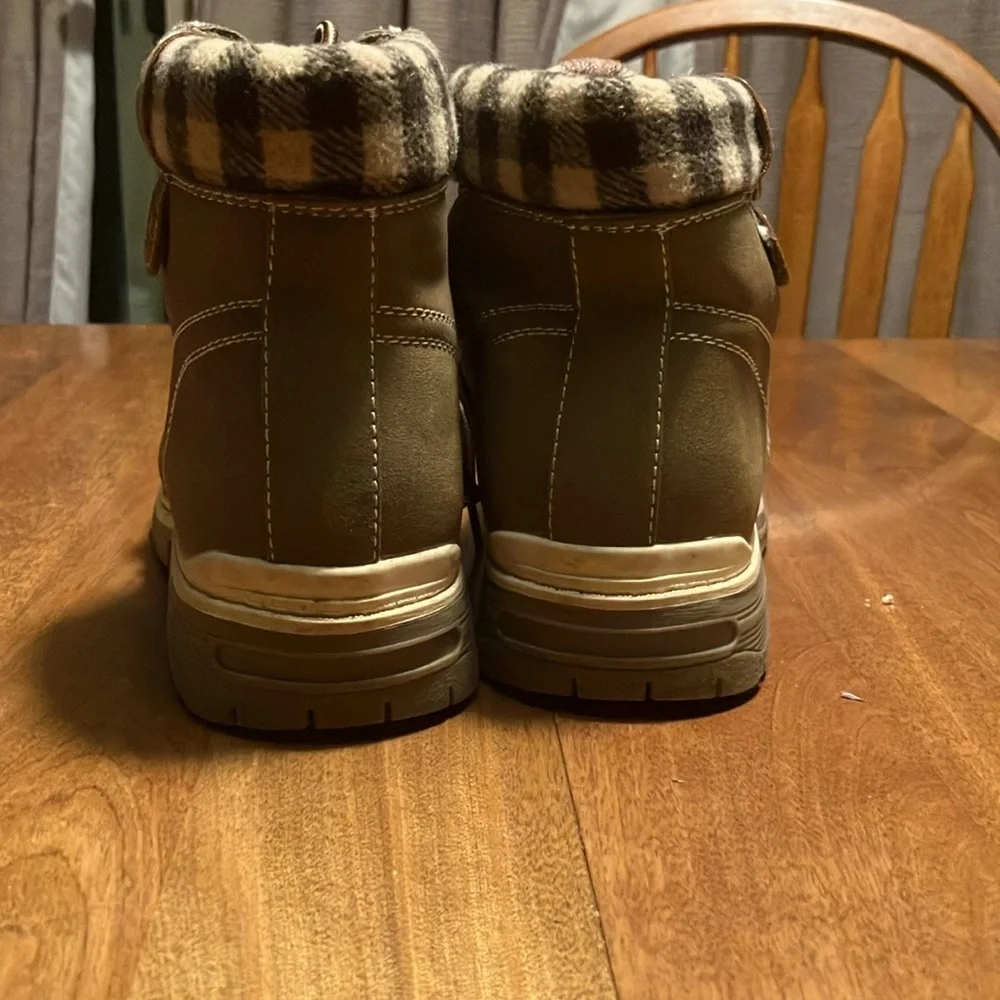 Anjou Femme flannel lined leather lace up boots size 6